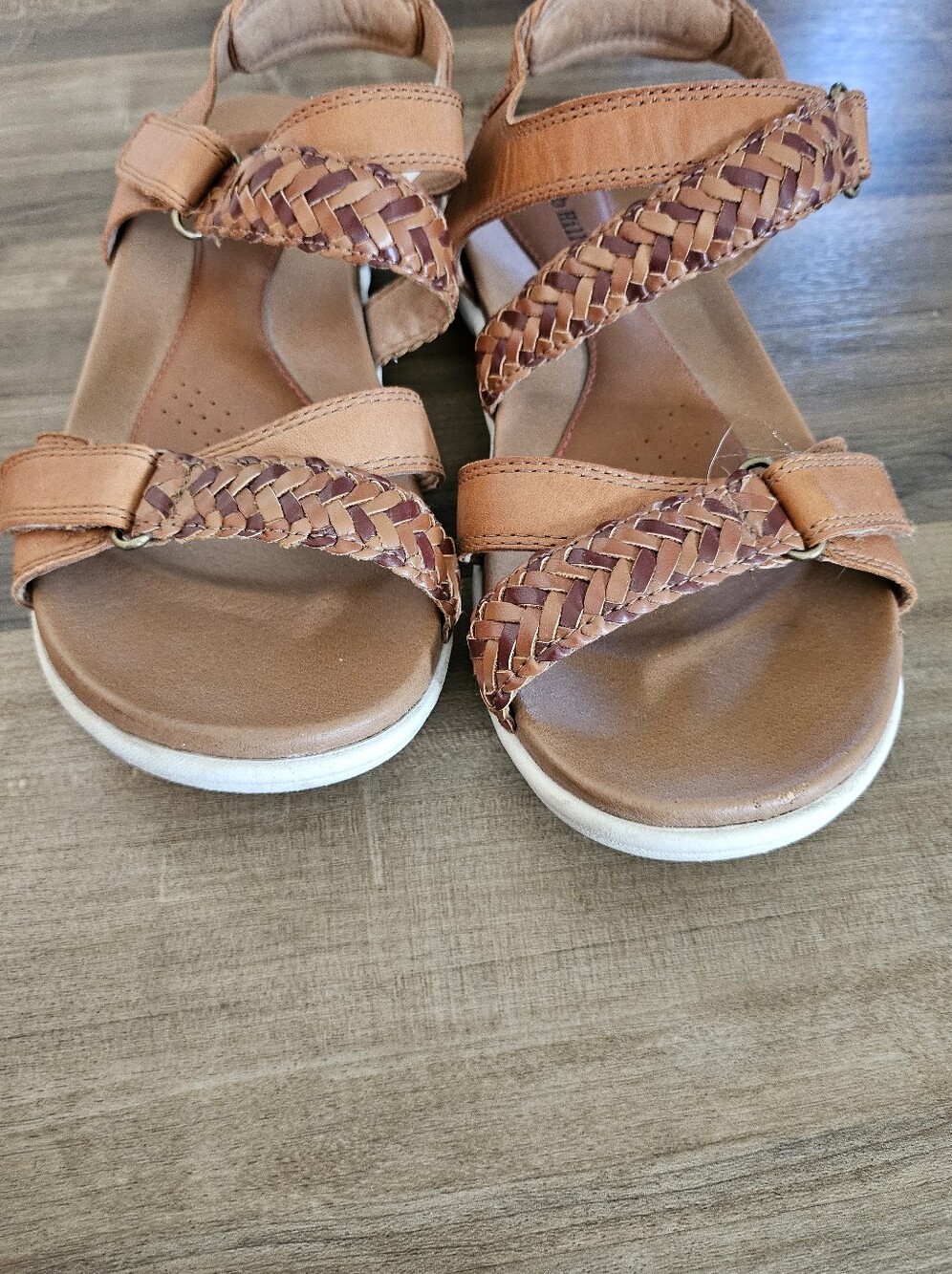 Cobb Hill Rubey Braid Strap Leather Sandals in Tan Size 8